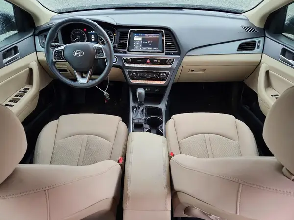 5NPE34AFXJH607261 2018 HYUNDAI SONATA - Image 8