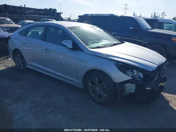 5NPE34AFXJH637053 2018 HYUNDAI SONATA - Image 1