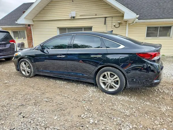 5NPE34AFXKH785561 2019 HYUNDAI SONATA - Image 2