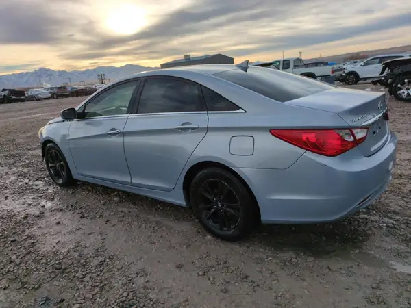 5NPEB4AC2BH040229 2019 HYUNDAI ACCENT - Image 2