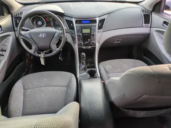 5NPEB4AC2BH040229 2019 HYUNDAI ACCENT - Image 8