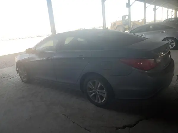 5NPEB4AC4DH680865 2017 HYUNDAI SONATA - Image 2