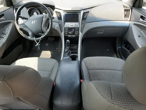 5NPEC4AC1CH435243 2023 HYUNDAI AZERA - Image 8