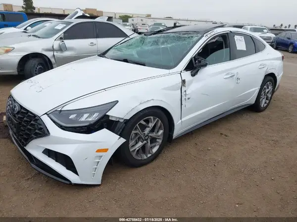 5NPEF4JA6MH098737 2021 HYUNDAI SONATA - Image 2