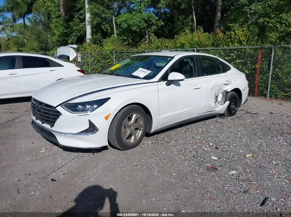 5NPEG4JA0NH135327 2022 HYUNDAI SONATA - Image 2