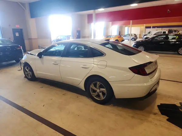 5NPEG4JA1MH071359 2021 HYUNDAI SONATA - Image 2