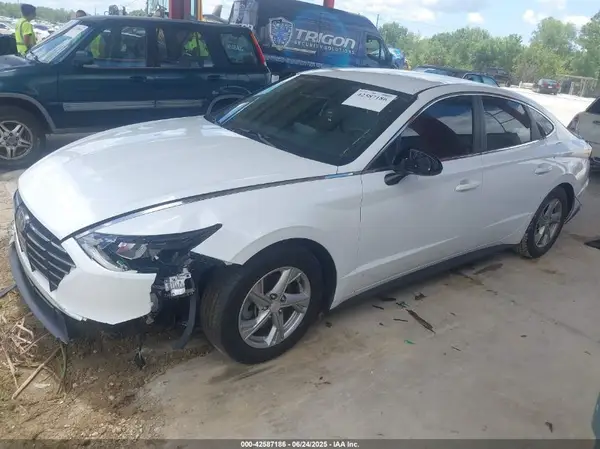 5NPEG4JA1MH103680 2021 HYUNDAI SONATA - Image 2
