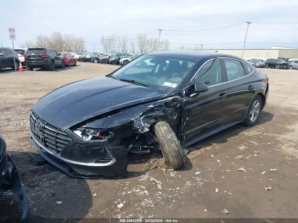 5NPEG4JA1NH143758 2022 HYUNDAI SONATA - Image 2