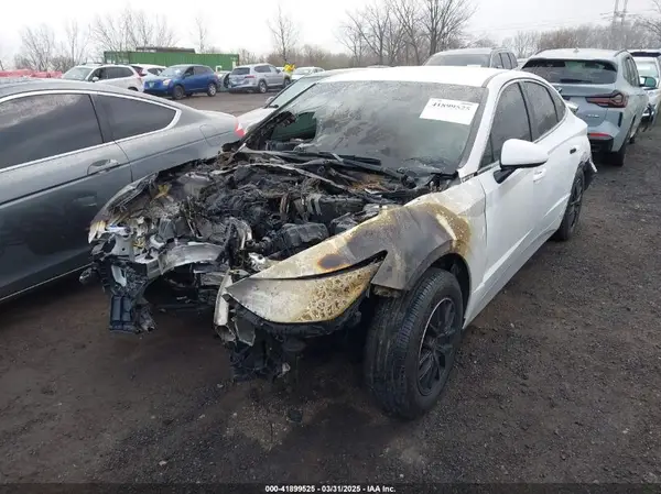 5NPEG4JA1NH144098 2022 HYUNDAI SONATA - Image 2