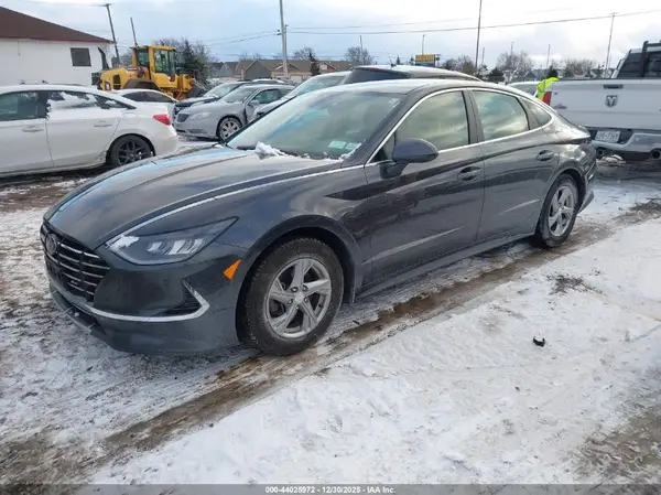 5NPEG4JA5MH075978 2021 HYUNDAI SONATA - Image 2