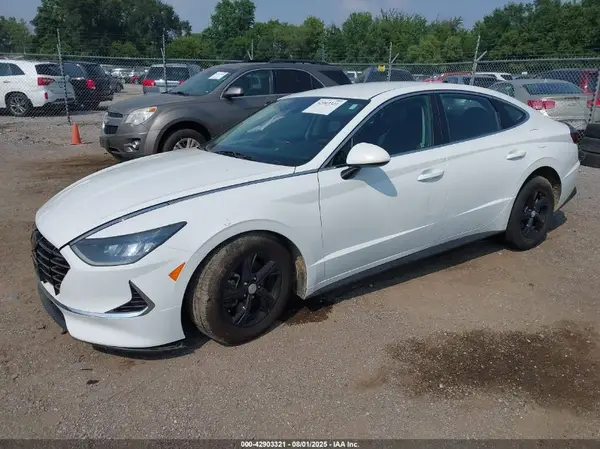 5NPEG4JA6NH143898 2022 HYUNDAI SONATA - Image 2