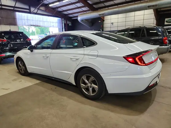 5NPEG4JA7MH087842 2021 HYUNDAI SONATA - Image 2