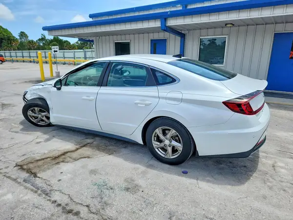 5NPEG4JA7MH130186 2021 HYUNDAI SONATA - Image 2