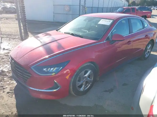 5NPEG4JA8MH070256 2021 HYUNDAI SONATA - Image 2