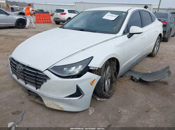5NPEG4JA8MH072279 2021 HYUNDAI SONATA - Image 2