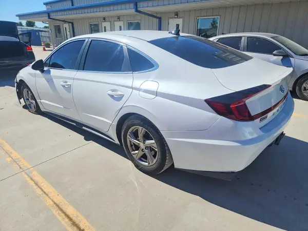 5NPEG4JA8MH077143 2021 HYUNDAI SONATA - Image 2