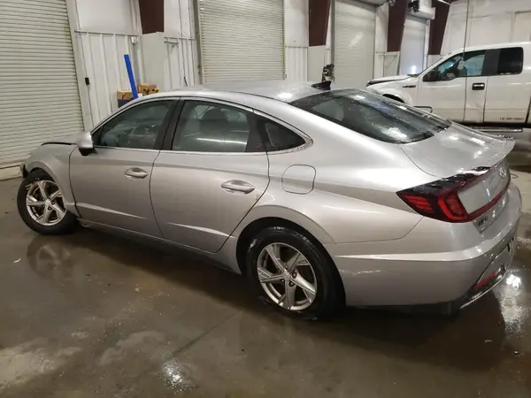 5NPEG4JA8NH133731 2022 HYUNDAI SONATA - Image 2