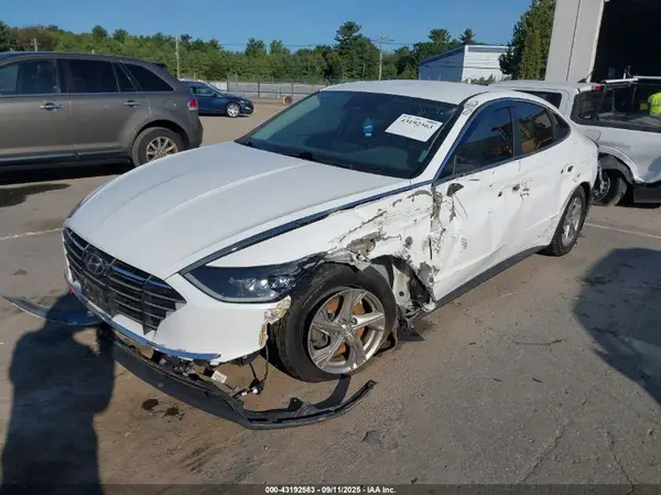5NPEG4JA8NH143837 2022 HYUNDAI SONATA - Image 2