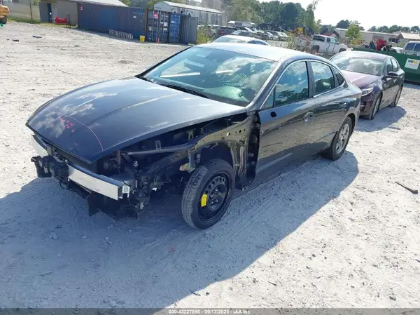 5NPEG4JA8NH145605 2022 HYUNDAI SONATA - Image 2