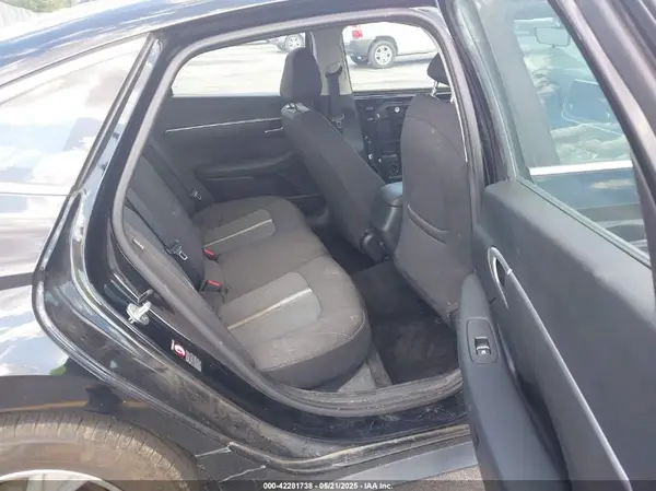 5NPEG4JA8NH149962 2022 HYUNDAI SONATA - Image 8