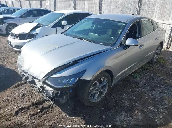 5NPEG4JA9NH136881 2022 HYUNDAI SONATA - Image 2
