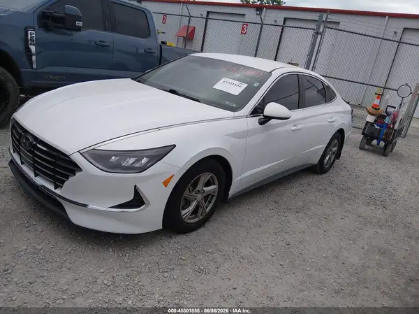 5NPEG4JAXMH106786 2021 HYUNDAI SONATA - Image 2