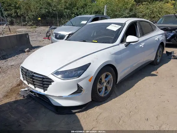 5NPEG4JAXNH133763 2022 HYUNDAI SONATA - Image 2