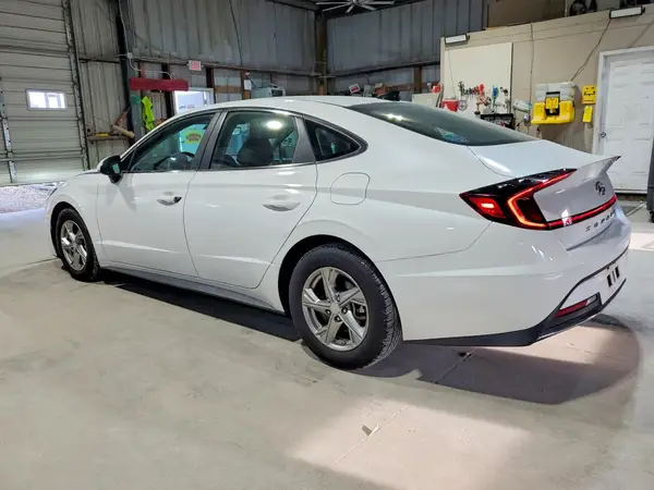 5NPEG4JAXNH134752 2022 HYUNDAI SONATA - Image 2