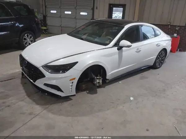 5NPEH4J21LH040925 2020 HYUNDAI SONATA - Image 2