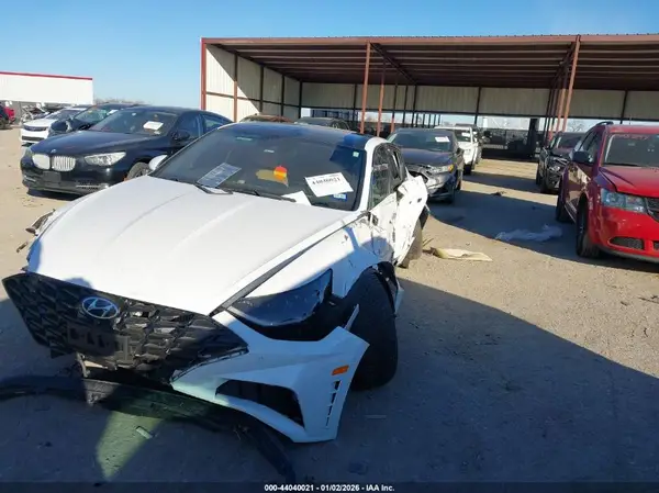 5NPEH4J22LH047561 2020 HYUNDAI SONATA - Image 2