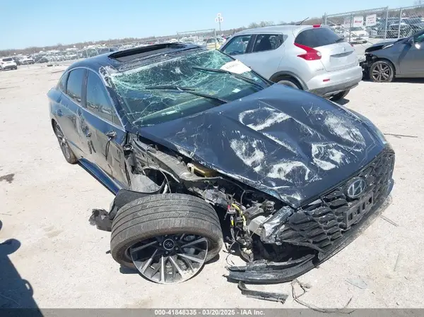 5NPEH4J23MH098262 2021 HYUNDAI SONATA - Image 1