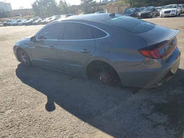 5NPEH4J25LH018250 2020 HYUNDAI SONATA - Image 2