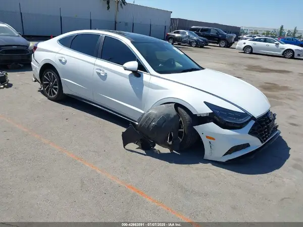 5NPEH4J25LH019477 2020 HYUNDAI SONATA - Image 1