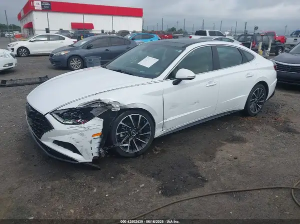 5NPEH4J25MH074528 2021 HYUNDAI SONATA - Image 2
