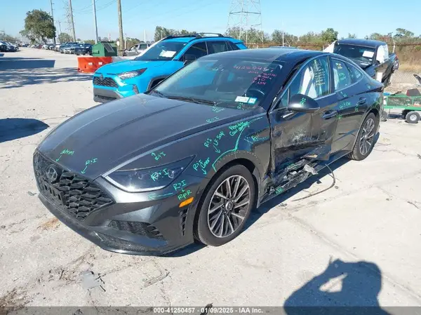 5NPEH4J26MH079978 2021 HYUNDAI SONATA - Image 2