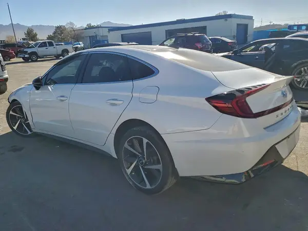 5NPEJ4J20MH131769 2021 HYUNDAI SONATA - Image 2