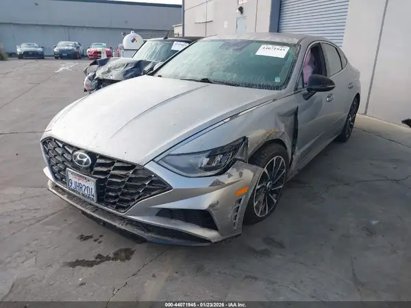 5NPEJ4J21LH052044 2020 HYUNDAI SONATA - Image 2