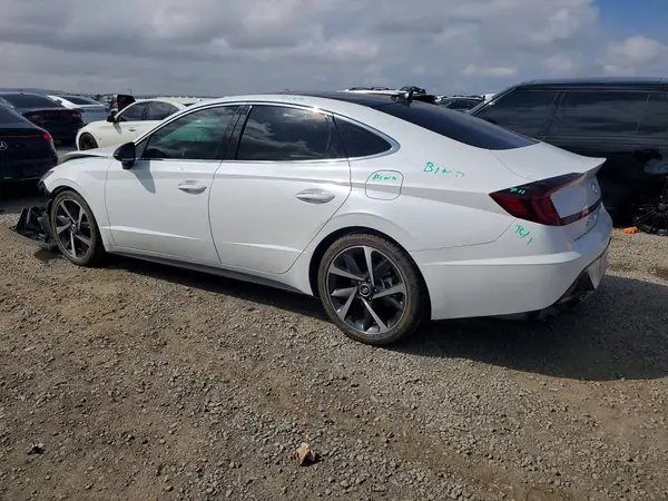 5NPEJ4J21MH124961 2021 HYUNDAI SONATA - Image 2