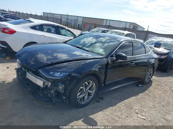 5NPEJ4J21NH136688 2022 HYUNDAI SONATA - Image 2