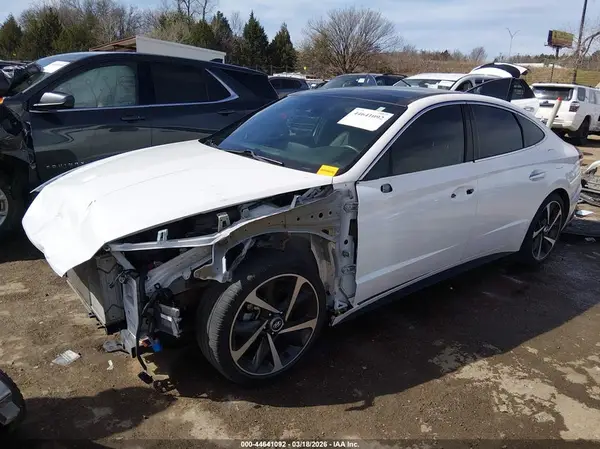 5NPEJ4J21NH136819 2022 HYUNDAI SONATA - Image 2