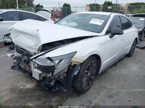 5NPEJ4J22MH069047 2021 HYUNDAI SONATA - Image 2