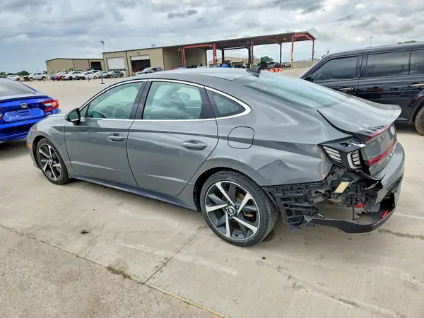 5NPEJ4J22MH083191 2021 HYUNDAI SONATA - Image 2