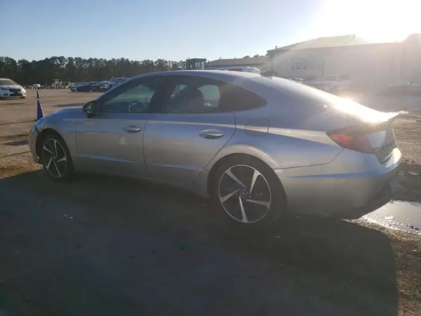 5NPEJ4J22MH092876 2021 HYUNDAI SONATA - Image 2