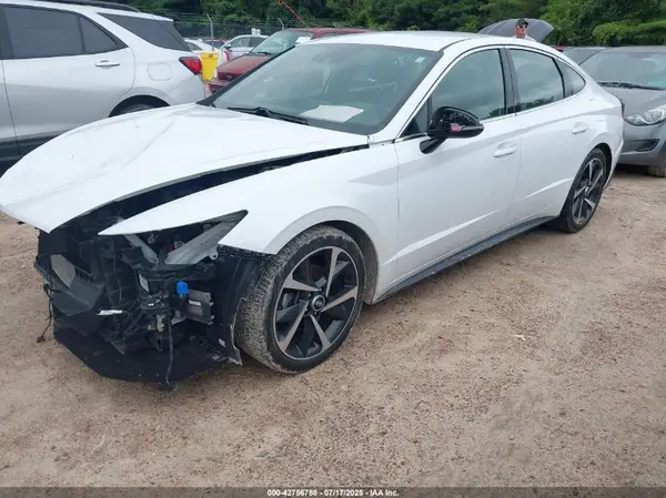 5NPEJ4J22MH097608 2021 HYUNDAI SONATA - Image 2