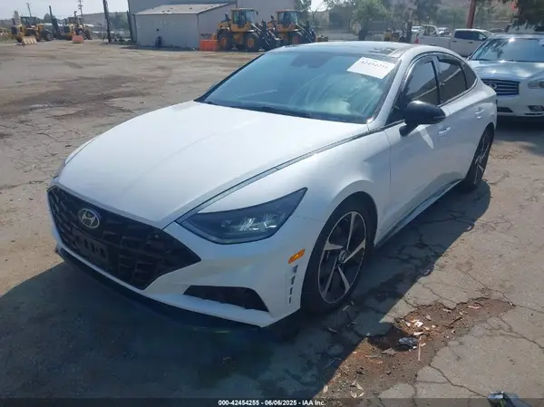 5NPEJ4J23MH132365 2021 HYUNDAI SONATA - Image 2