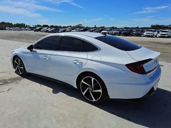 5NPEJ4J24MH127529 2021 HYUNDAI SONATA - Image 2