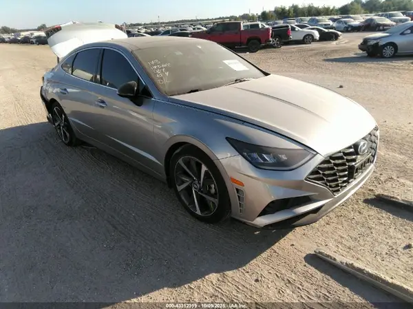 5NPEJ4J24NH137396 2022 HYUNDAI SONATA - Image 1