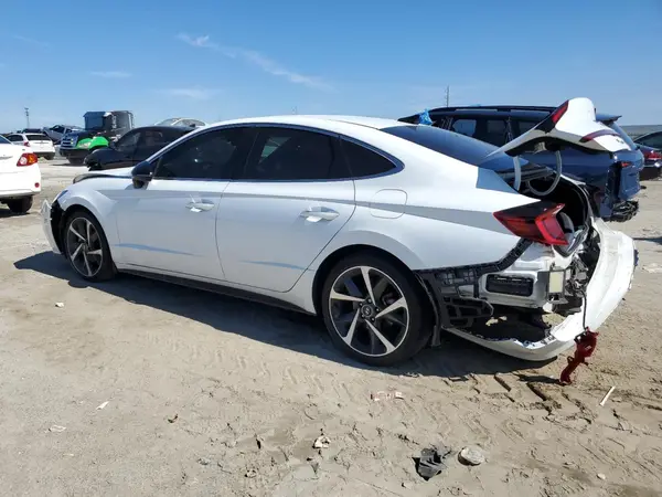 5NPEJ4J25MH107998 2021 HYUNDAI SONATA - Image 2