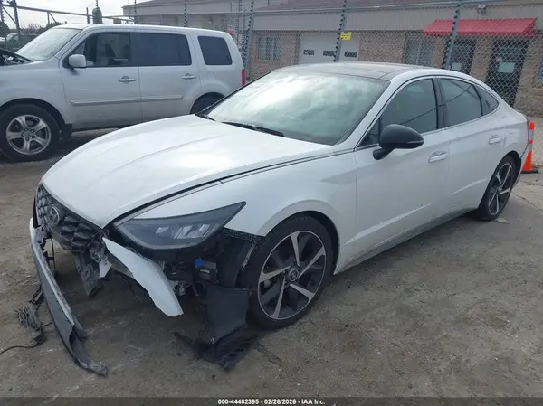 5NPEJ4J26MH107766 2021 HYUNDAI SONATA - Image 2
