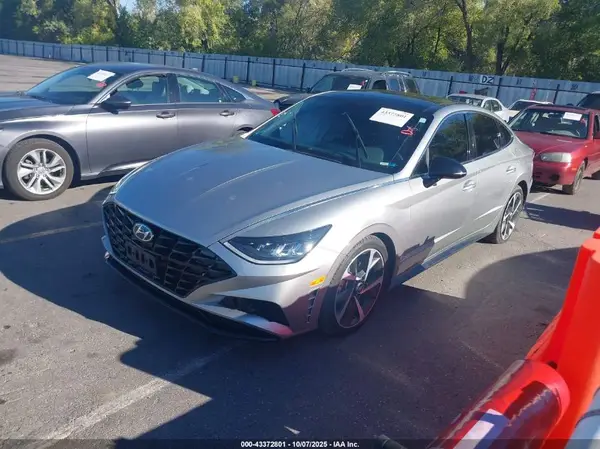 5NPEJ4J26NH136945 2022 HYUNDAI SONATA - Image 2